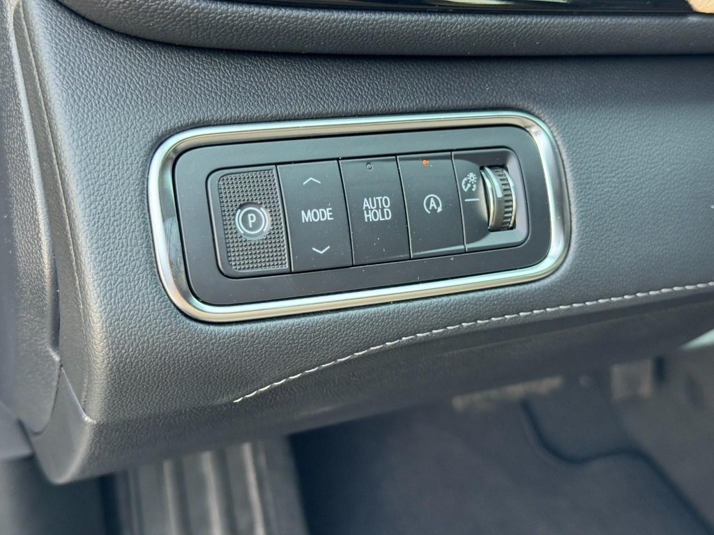 Buick Enclave Vehicle Image 14