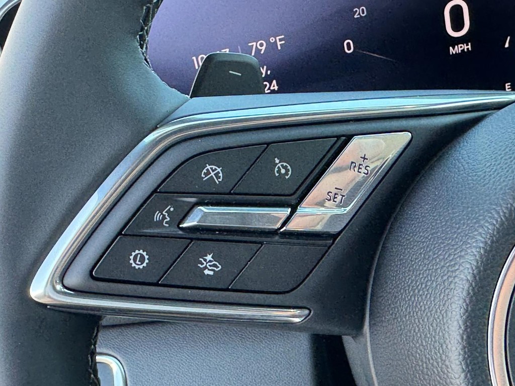 Buick Enclave Vehicle Image 15