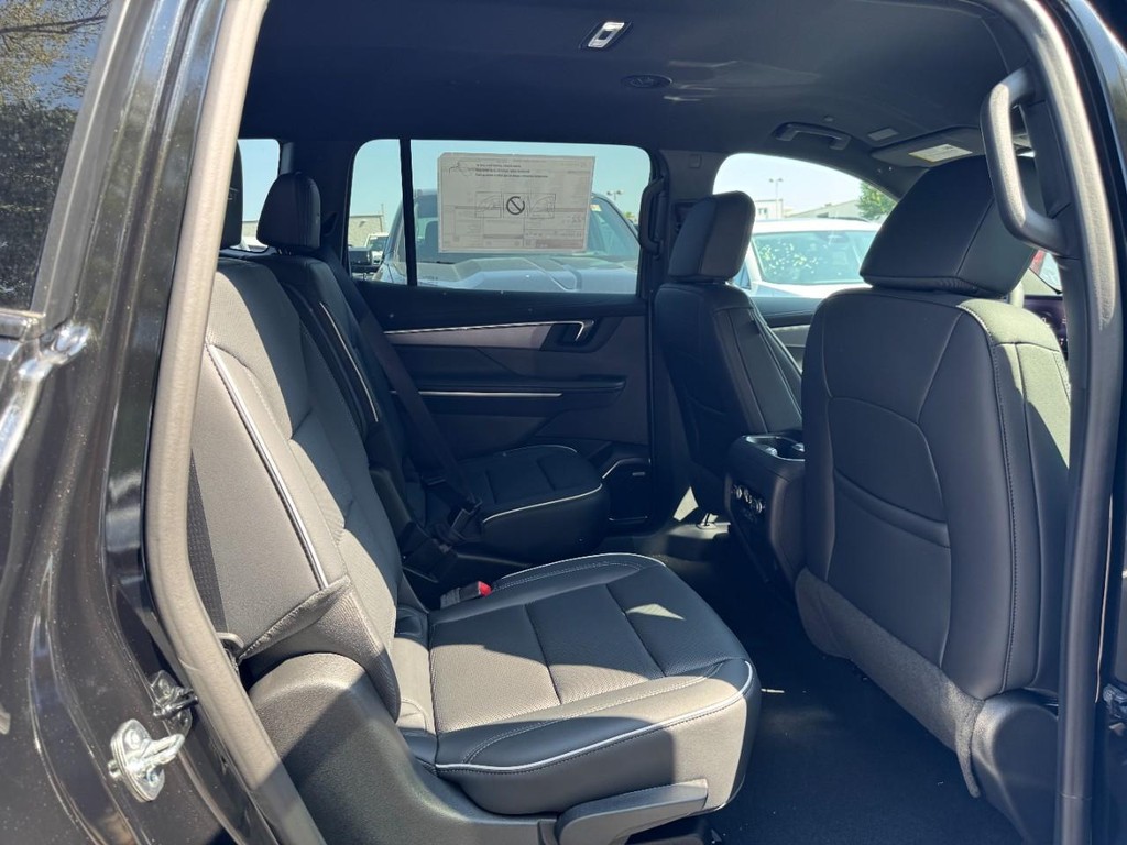 Buick Enclave Vehicle Image 05