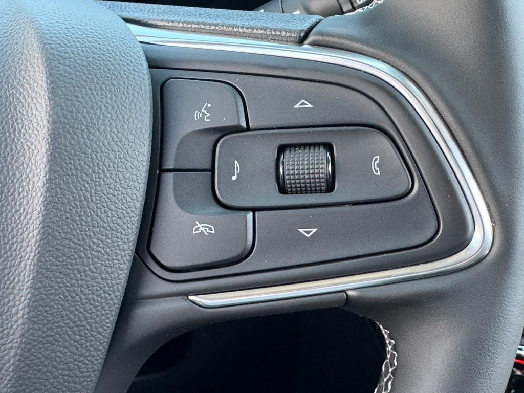 Buick Encore GX Vehicle Image 13