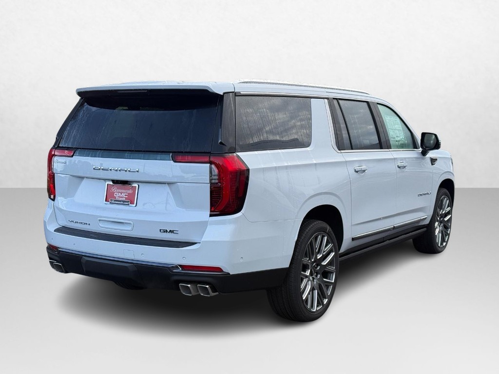 GMC Yukon XL Vehicle Image 03