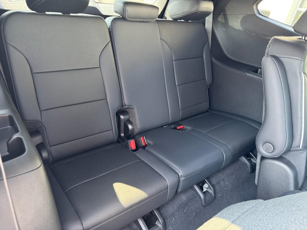 Buick Enclave Vehicle Image 06