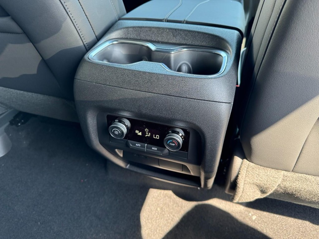 Buick Enclave Vehicle Image 07