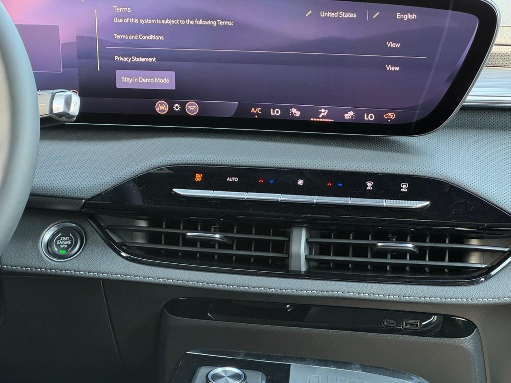 Buick Enclave Vehicle Image 10