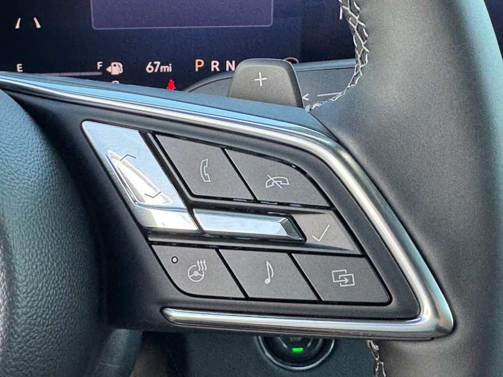 Buick Enclave Vehicle Image 16