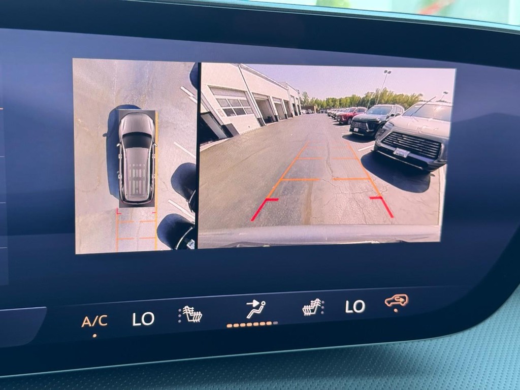 Buick Enclave Vehicle Image 18