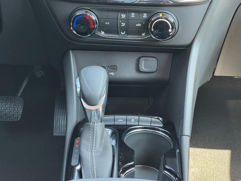 Buick Encore GX Vehicle Image 09