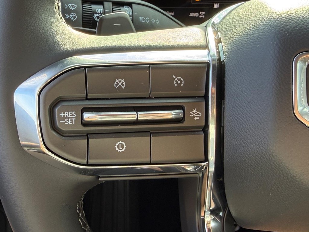 GMC Acadia Vehicle Image 14