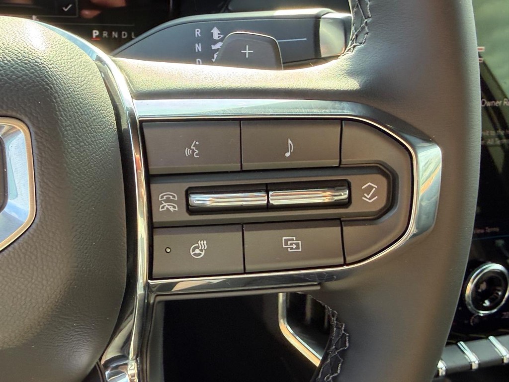 GMC Acadia Vehicle Image 15