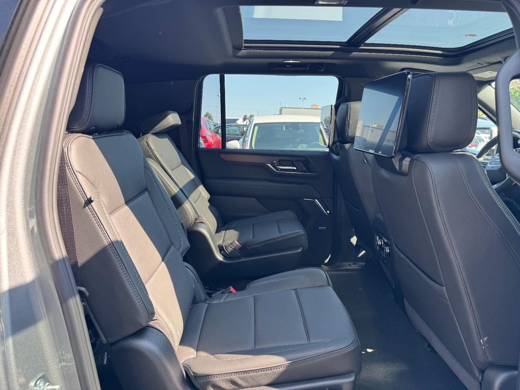 GMC Yukon XL Vehicle Image 05