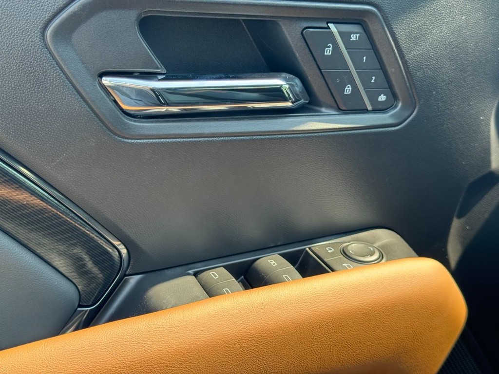 GMC Canyon Vehicle Image 12