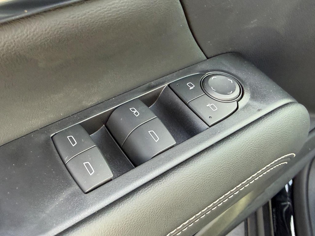 GMC Terrain Vehicle Image 09