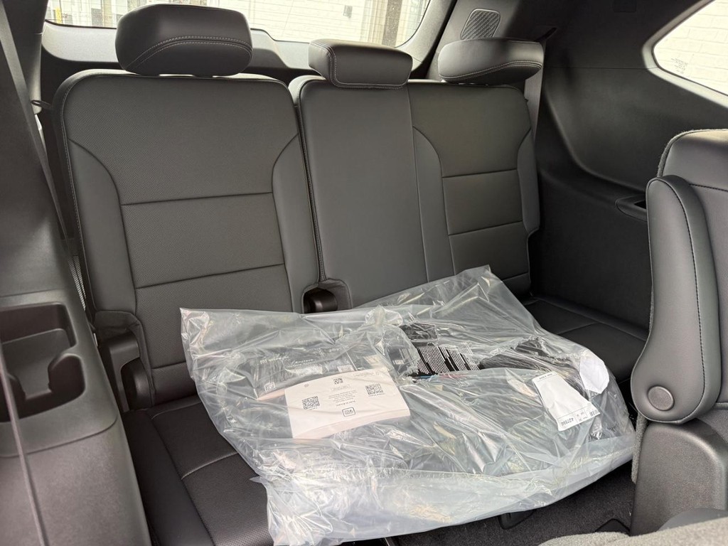 Buick Enclave Vehicle Image 05