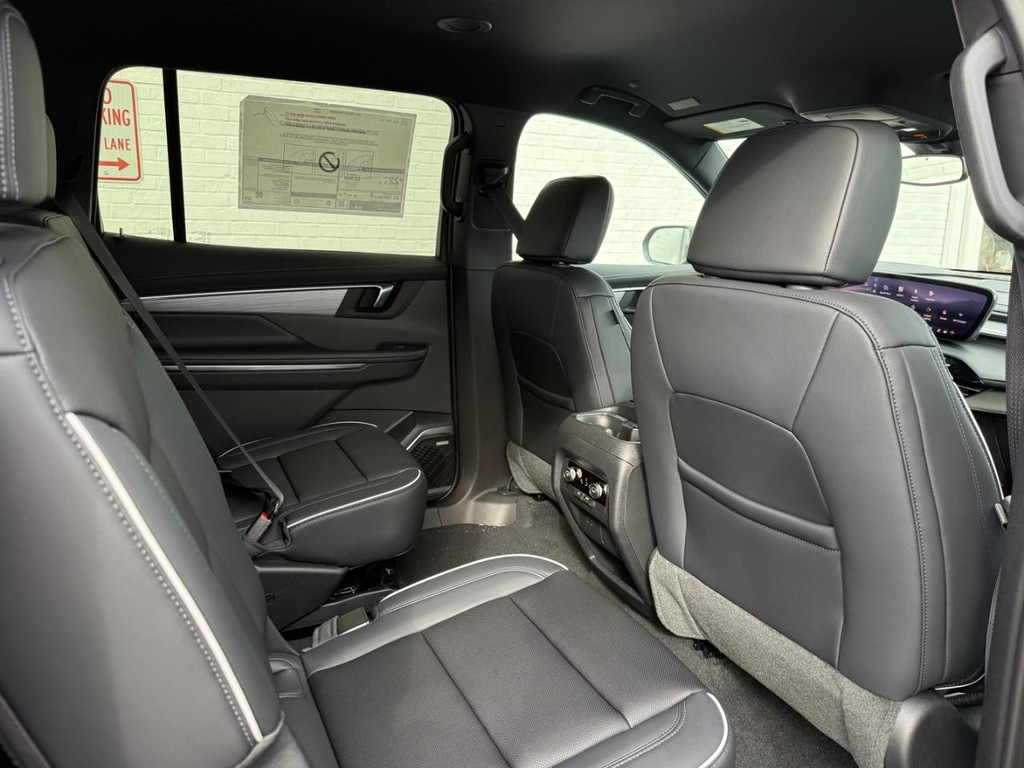 Buick Enclave Vehicle Image 06
