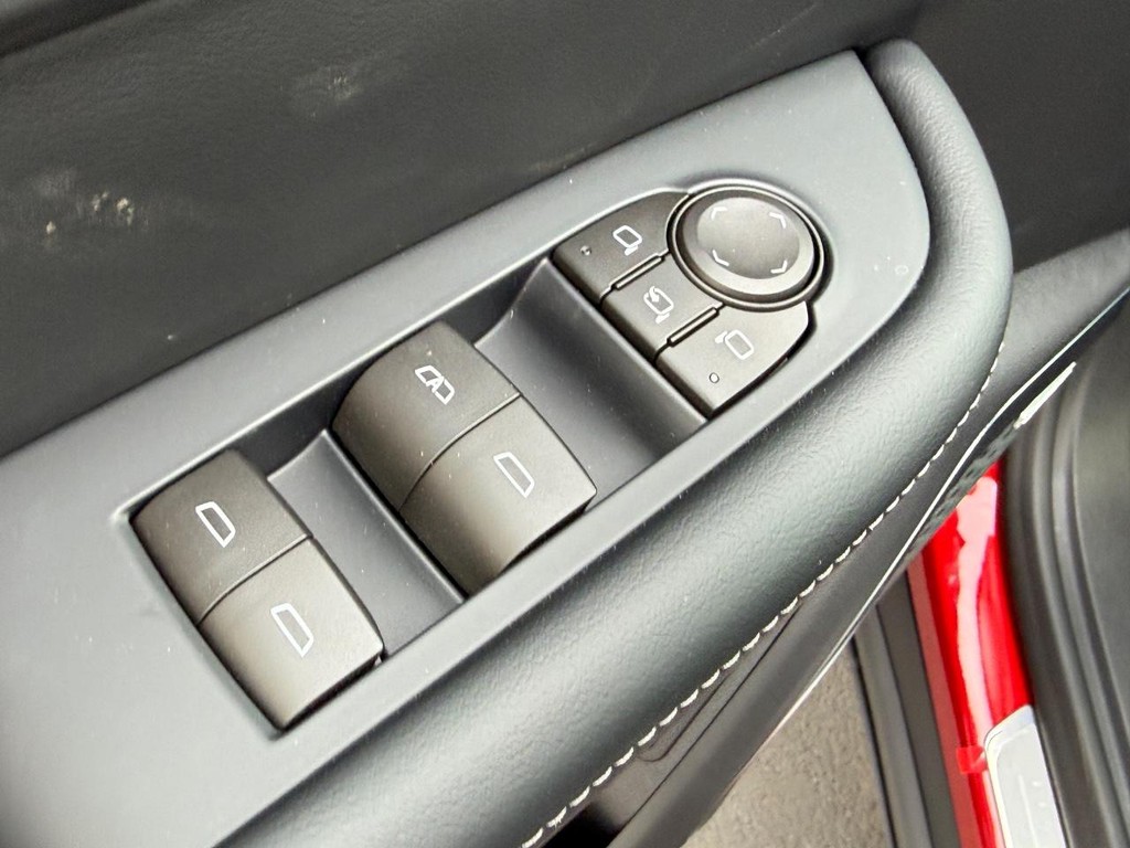 Buick Enclave Vehicle Image 11