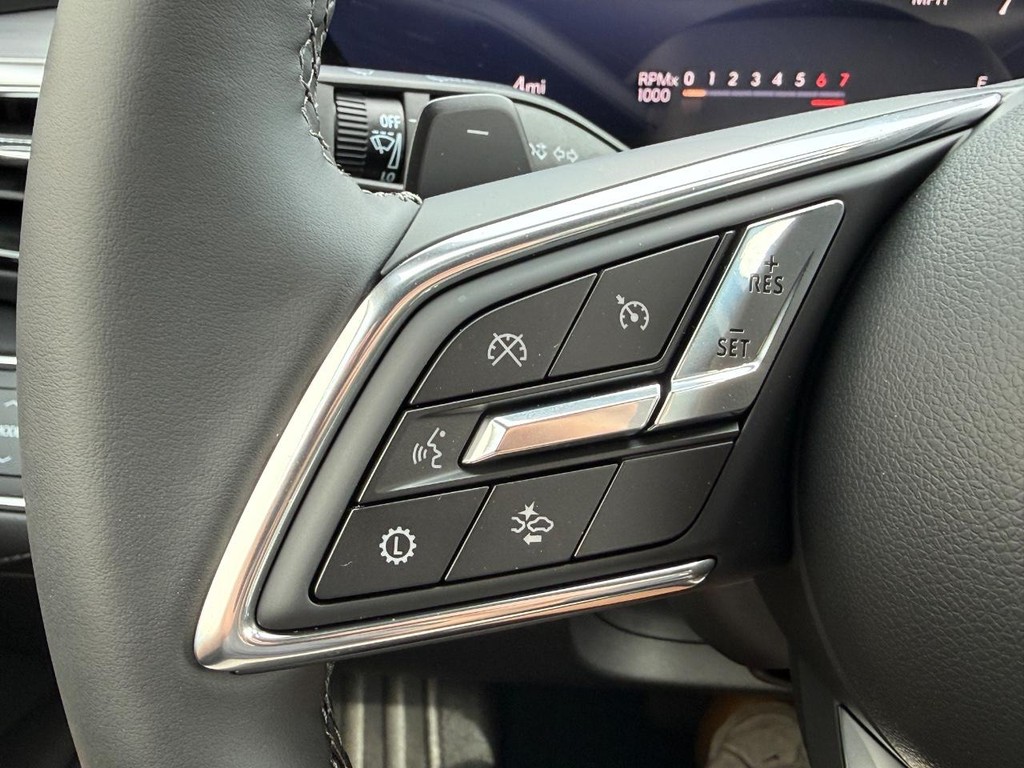 Buick Enclave Vehicle Image 13