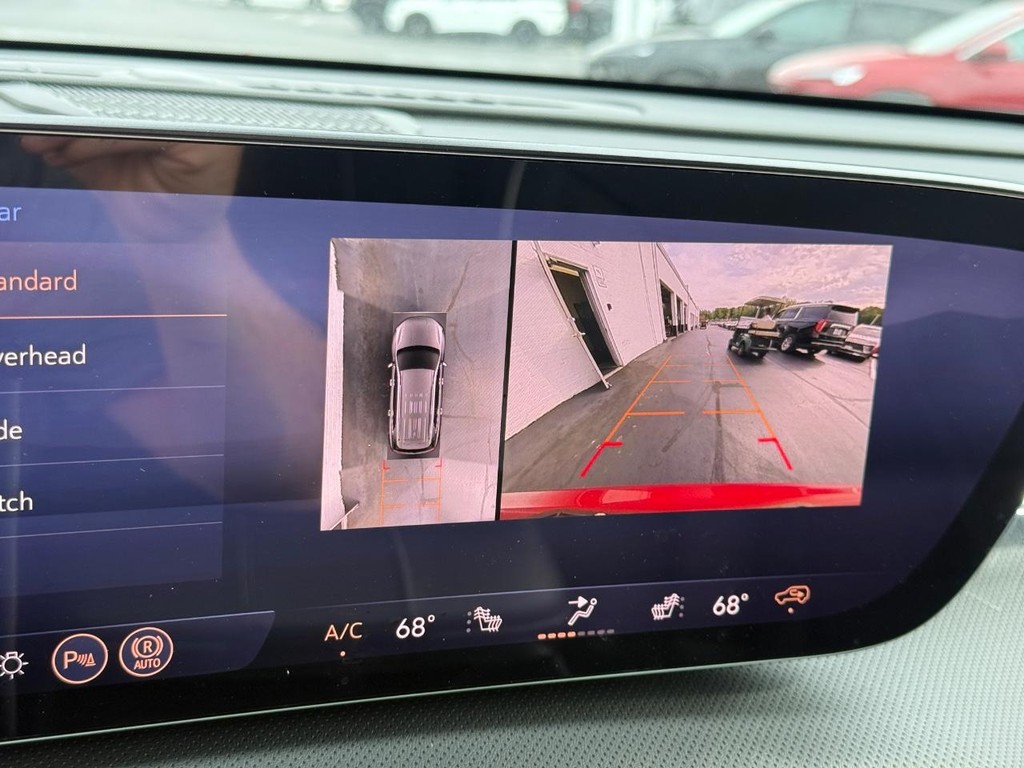 Buick Enclave Vehicle Image 16