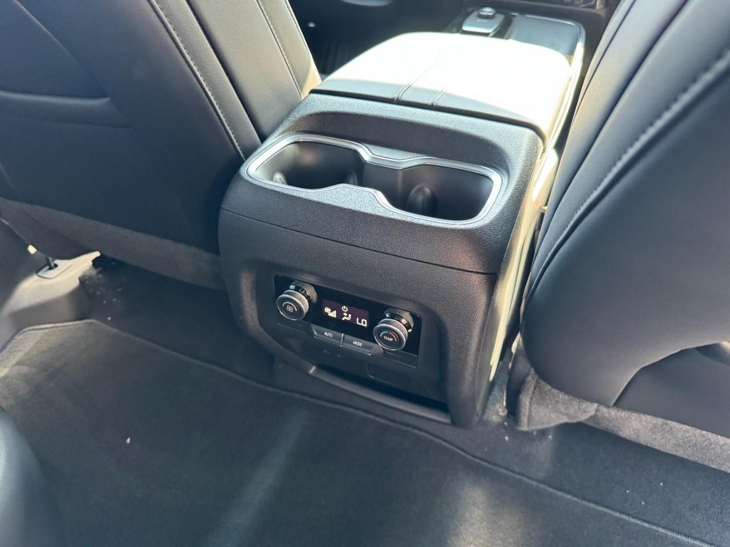 Buick Enclave Vehicle Image 07