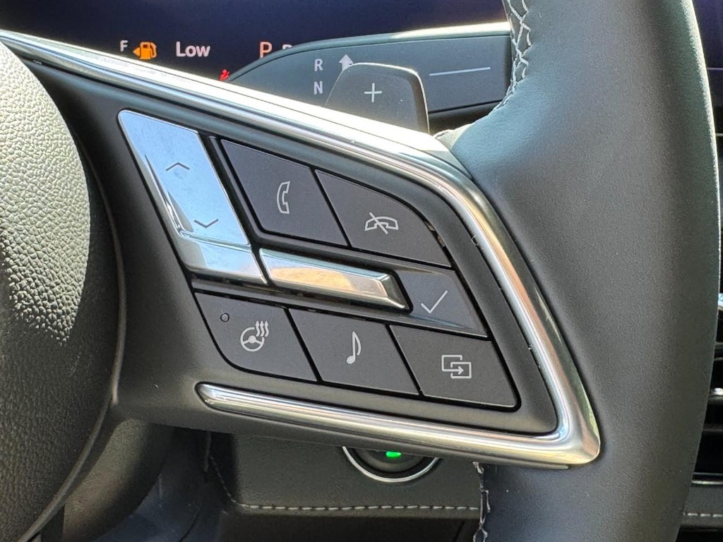 Buick Enclave Vehicle Image 16