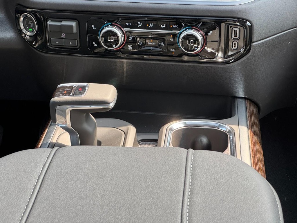 GMC Sierra 1500 Vehicle Image 11