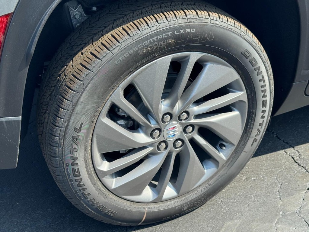 Buick Enclave Vehicle Image 04