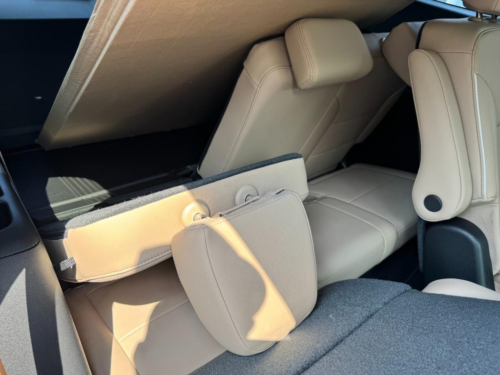 Buick Enclave Vehicle Image 06
