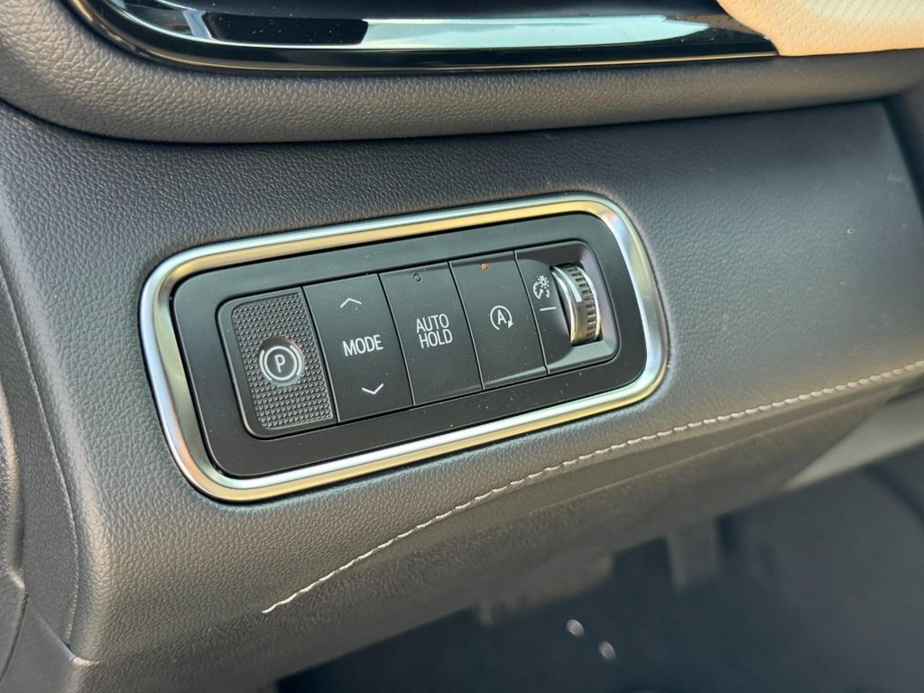 Buick Enclave Vehicle Image 14