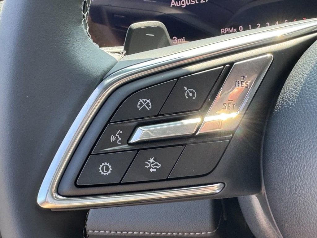 Buick Enclave Vehicle Image 15