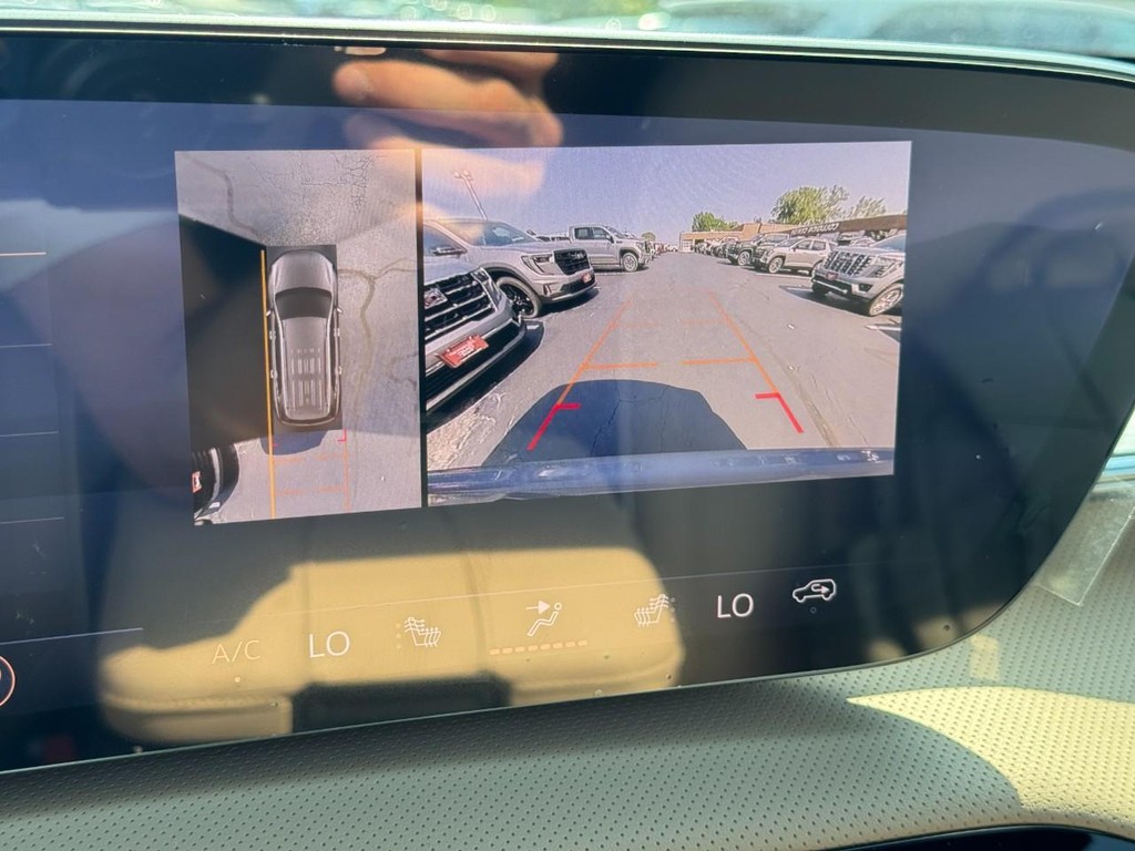 Buick Enclave Vehicle Image 17