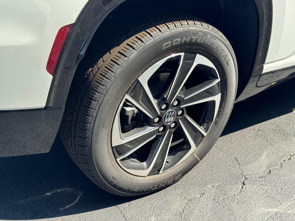 Buick Enclave Vehicle Image 04