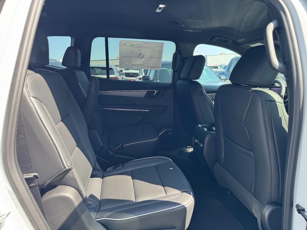 Buick Enclave Vehicle Image 05