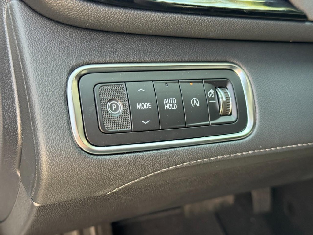 Buick Enclave Vehicle Image 14
