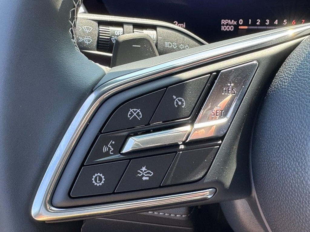 Buick Enclave Vehicle Image 15