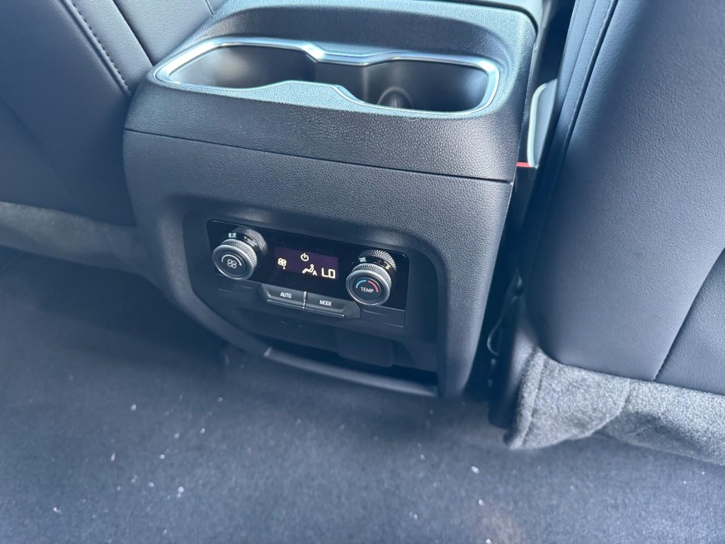 Buick Enclave Vehicle Image 07