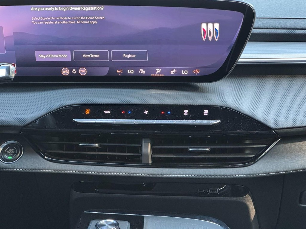 Buick Enclave Vehicle Image 10