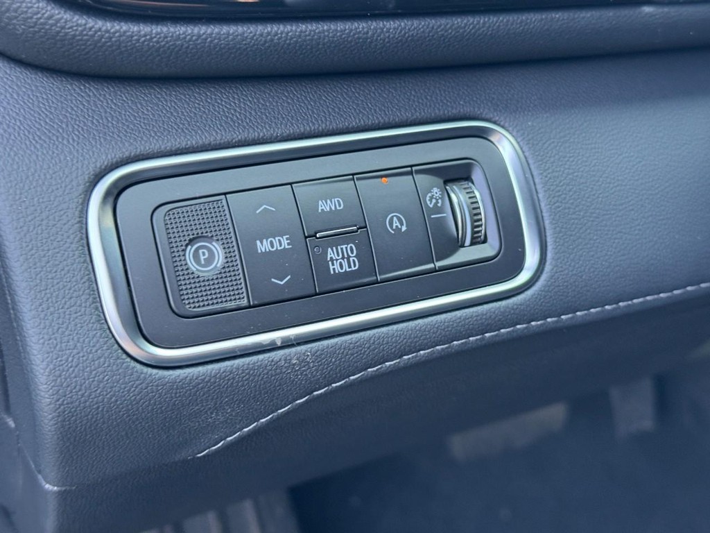 Buick Enclave Vehicle Image 14