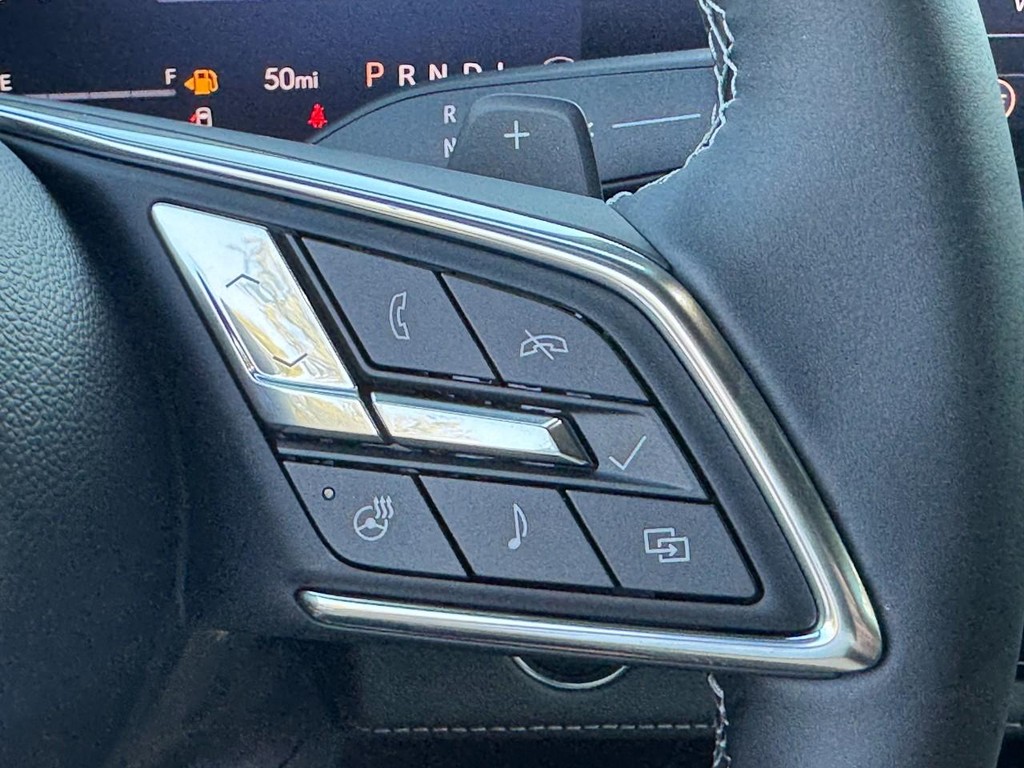 Buick Enclave Vehicle Image 16