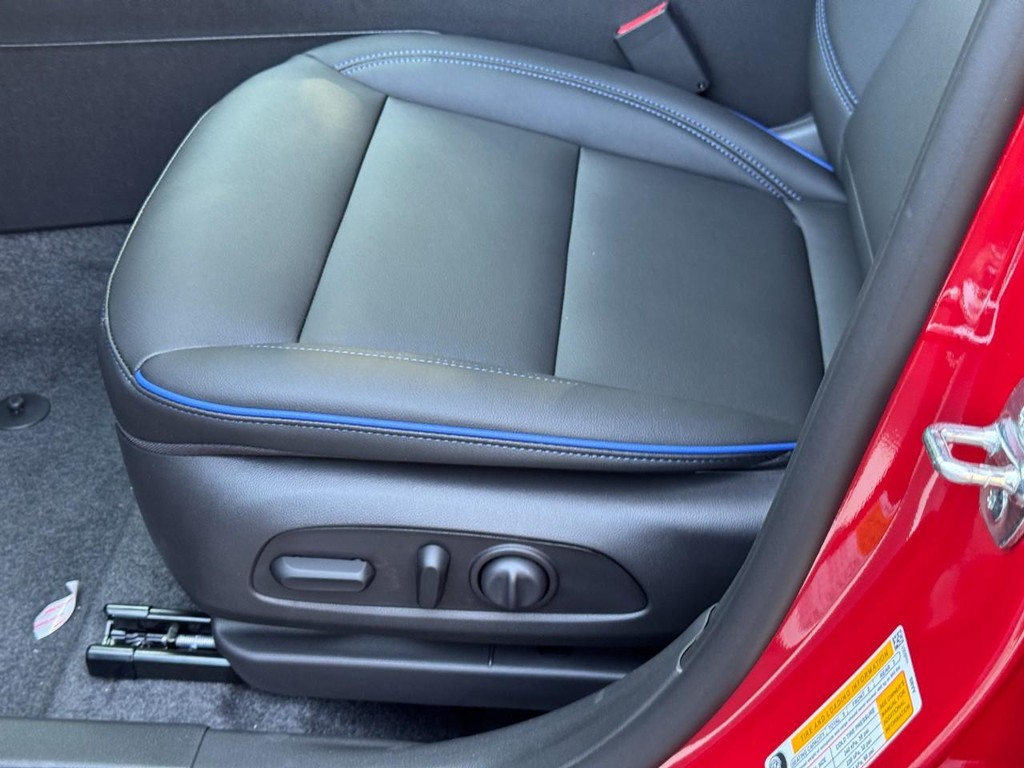 Buick Envista Vehicle Image 10