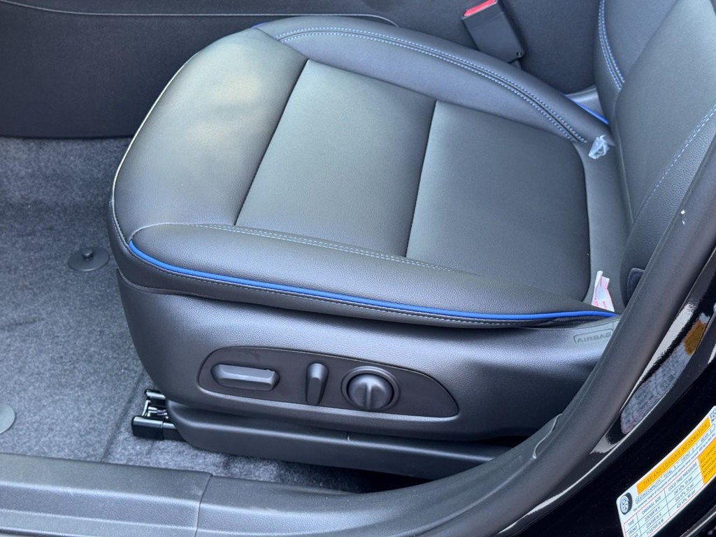 Buick Envista Vehicle Image 10