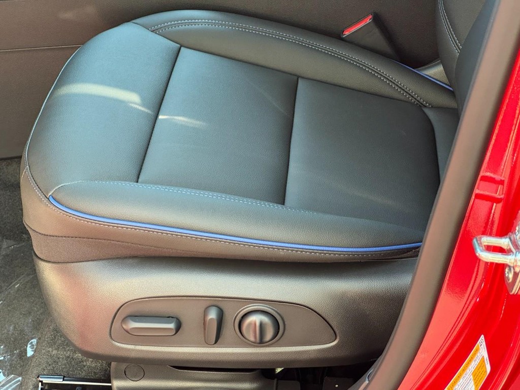 Buick Envista Vehicle Image 10