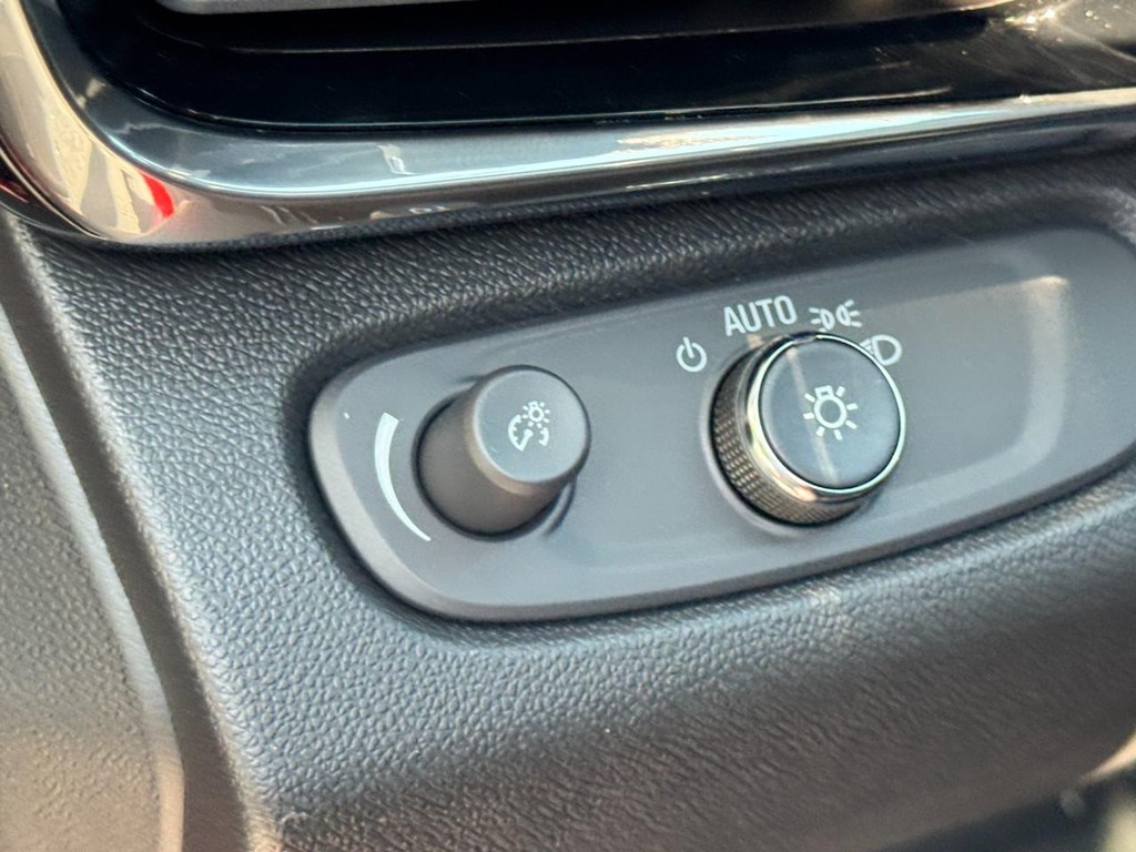 Buick Envista Vehicle Image 12