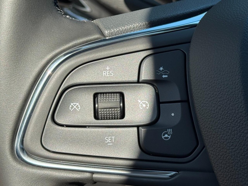 Buick Envista Vehicle Image 13