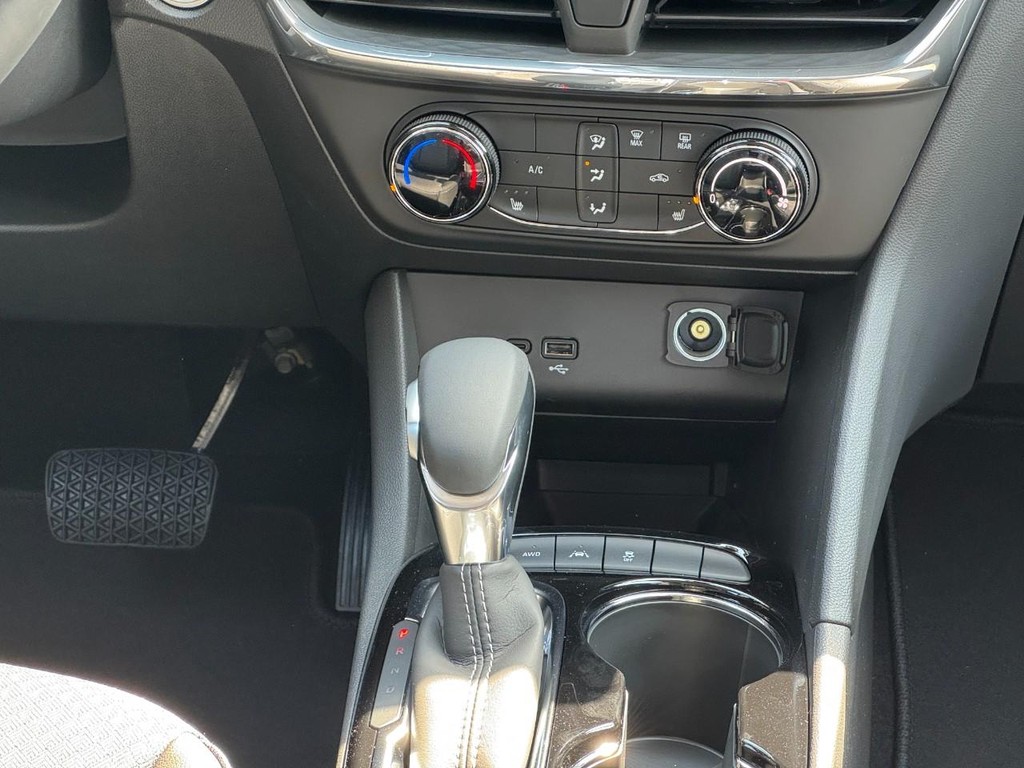 Buick Encore GX Vehicle Image 09