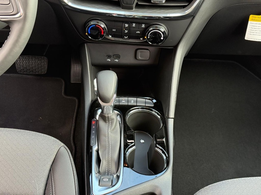 Buick Encore GX Vehicle Image 09