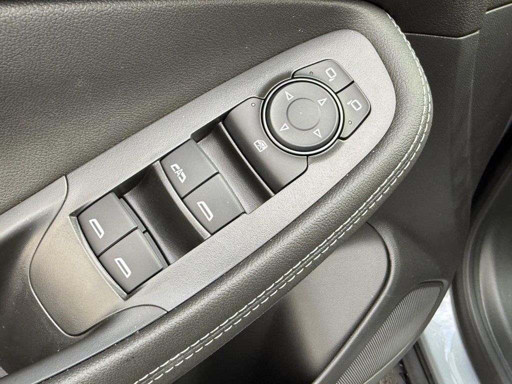 Buick Encore GX Vehicle Image 10