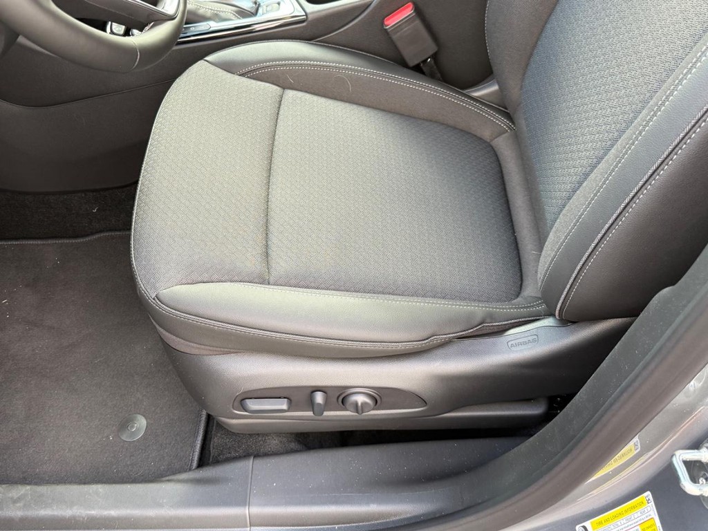 Buick Encore GX Vehicle Image 11