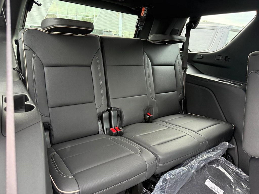 GMC Yukon Vehicle Image 05