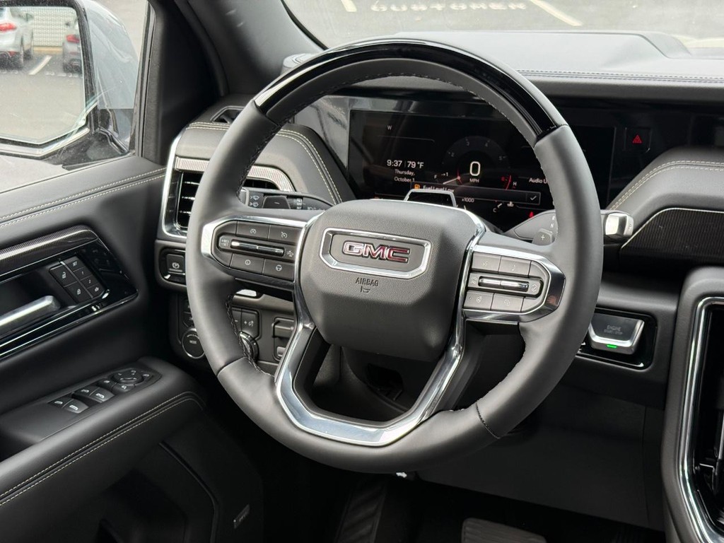 GMC Yukon Vehicle Image 08