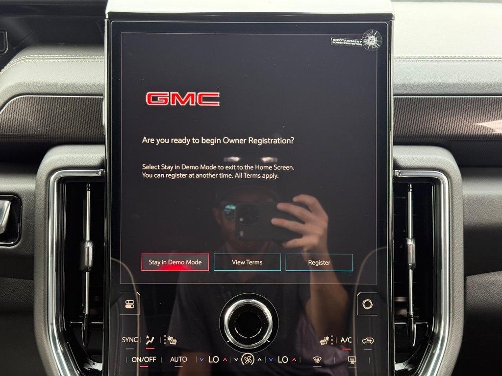 GMC Yukon Vehicle Image 09