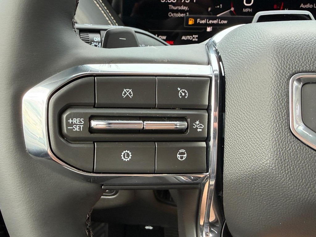 GMC Yukon Vehicle Image 15